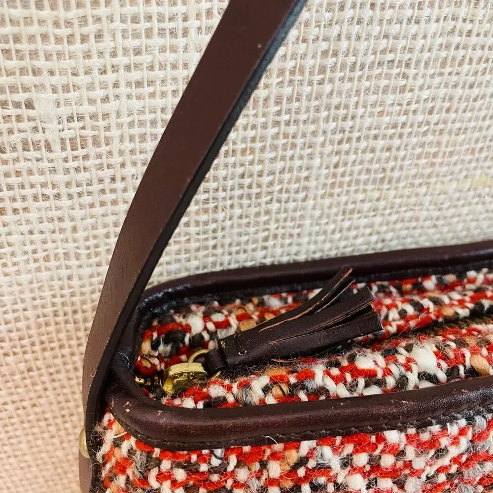 Banana Republic Fall Tweed Handbag, Purse, Shoulderbag,‎ Leather Strap, Zipper